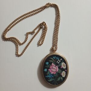 Vintage Avon Floral Pendant Necklace